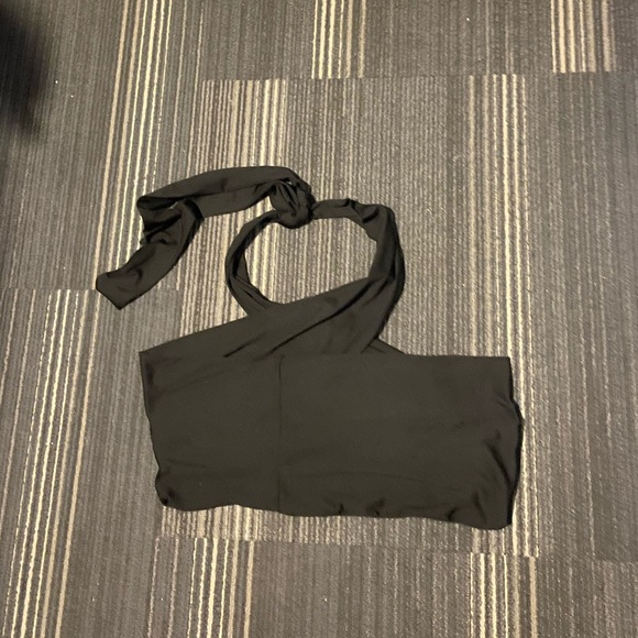 Versatile Tie Black Halter Top - Picture 4 of 4